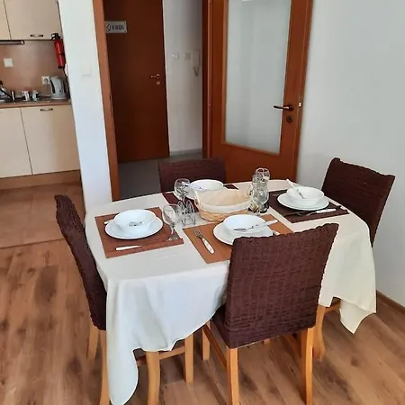 Central, 1 Bed Apt, 3* Yassen *