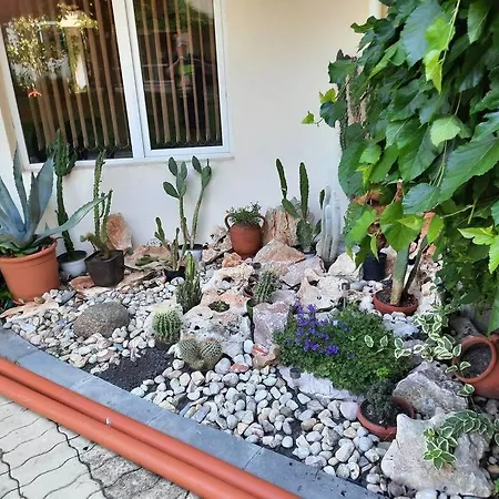 Central, 1 Bed Apt, 3* Yassen 公寓 *