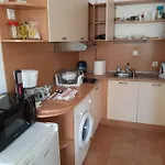 Central, 1 Bed Apt, 3* Yassen شقة ساني بيتش