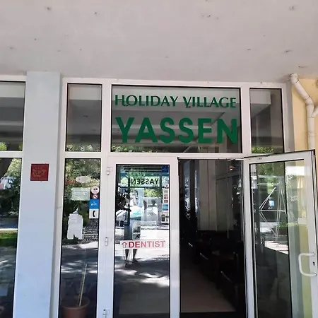 Central, 1 Bed Apt, 3* Yassen Lägenhet