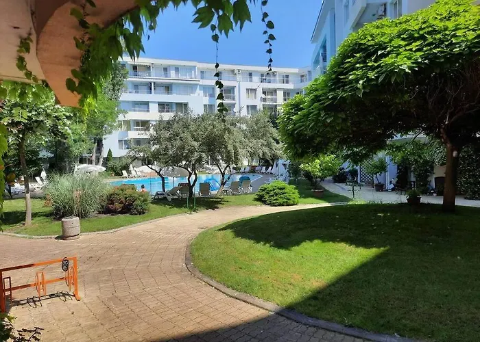 Central, 1 Bed Apt, 3* Yassen *