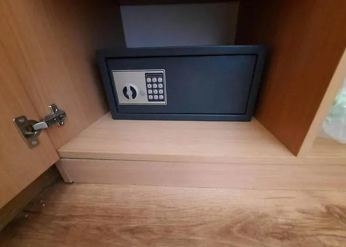 Central, 1 Bed Apt, 3* Yassen * サニービーチ